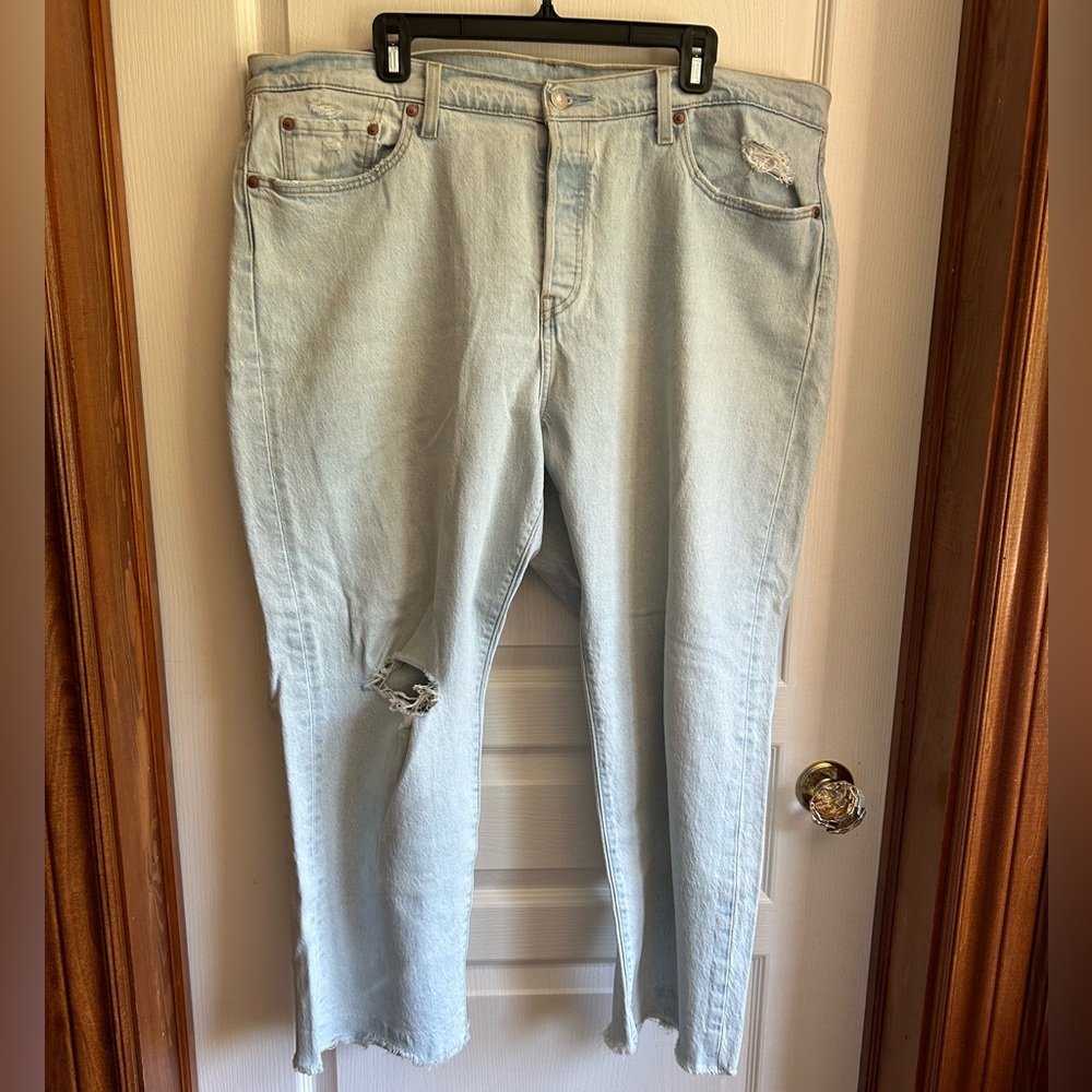 Levi's Light Wash High-Rise Women's Jeans